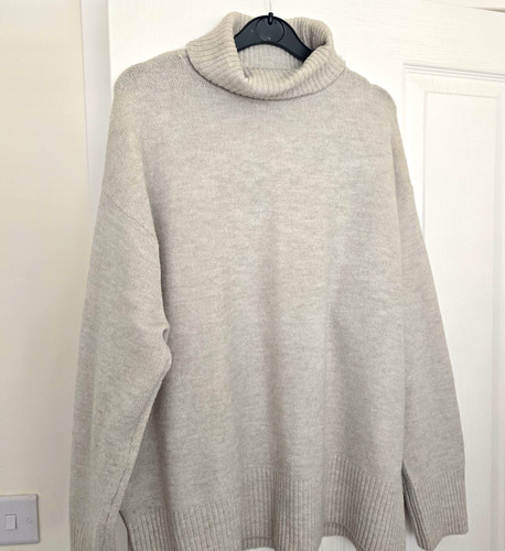 Light grey knit roll neck - light,