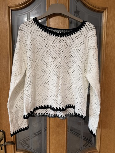 Wool blend crochet - blend, open